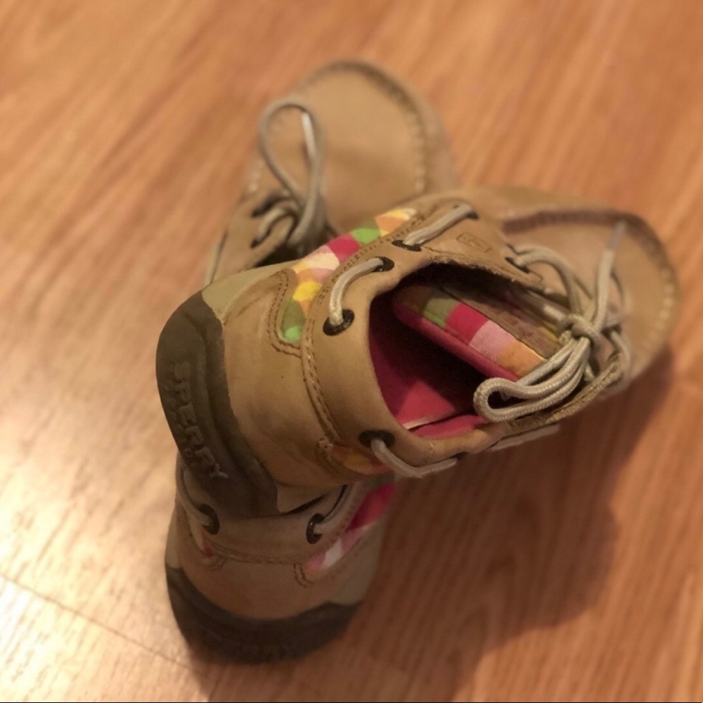 Used but in great condition girls Sperrys - Picture 4 of 7